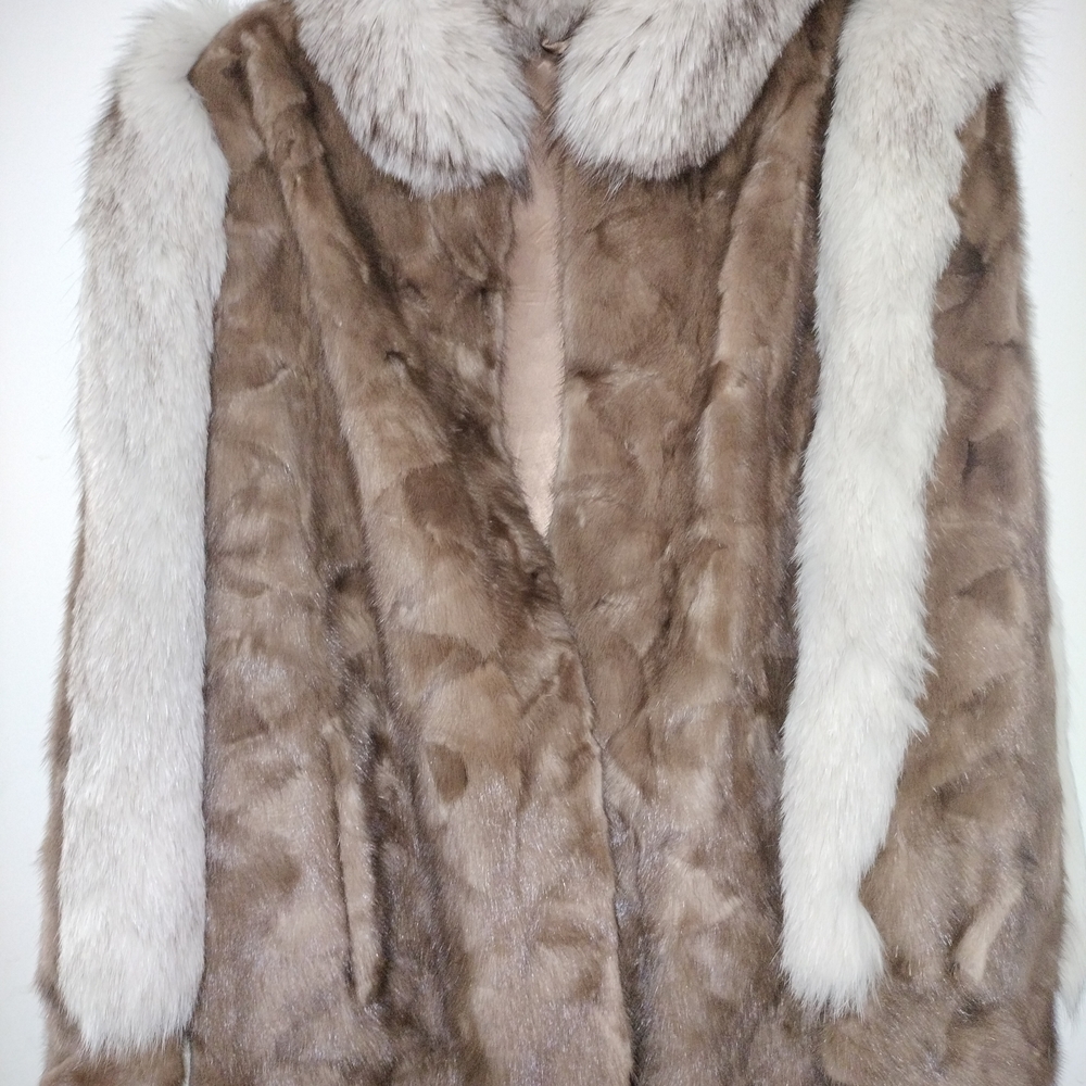 Luxurious Mink And Silver Fox Fur Jacket in Tan and Cream